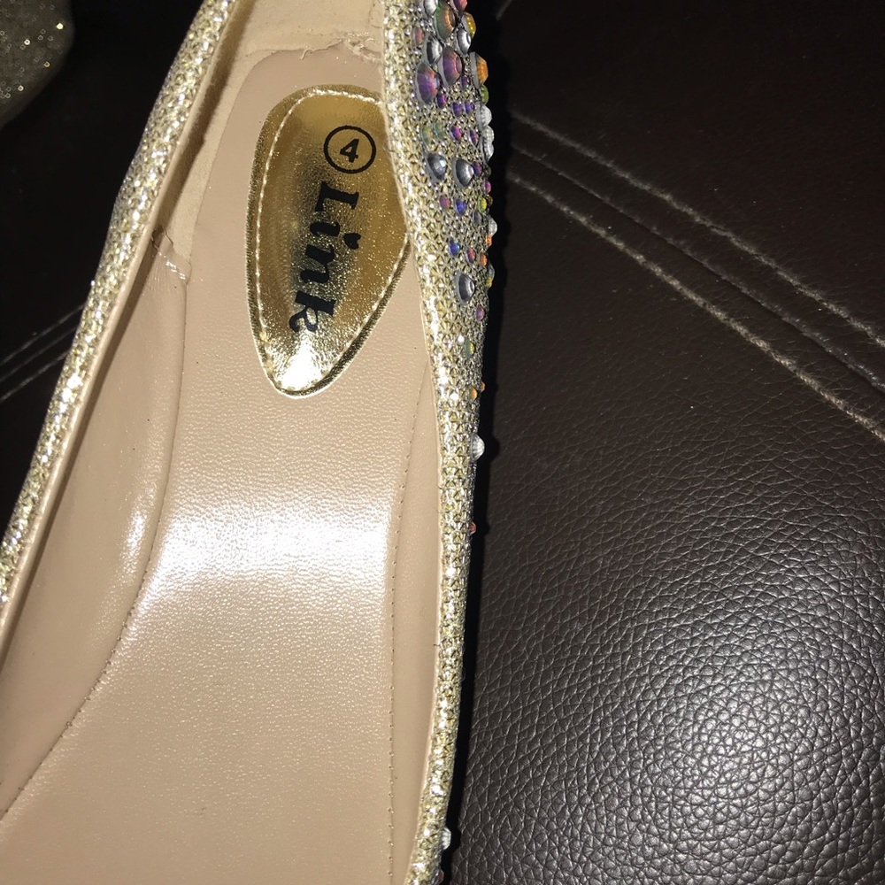 NEW GOLD FLATS - Picture 5 of 6